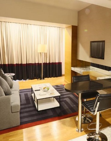 L.A.7th 2BR Apartment Main image 1